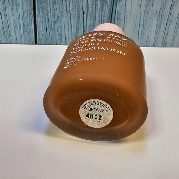 Mary Kay Day Radiance Liquid Foundation Bittersweet Bronze #5754 - NIB Old Stock - Picture 4 of 8